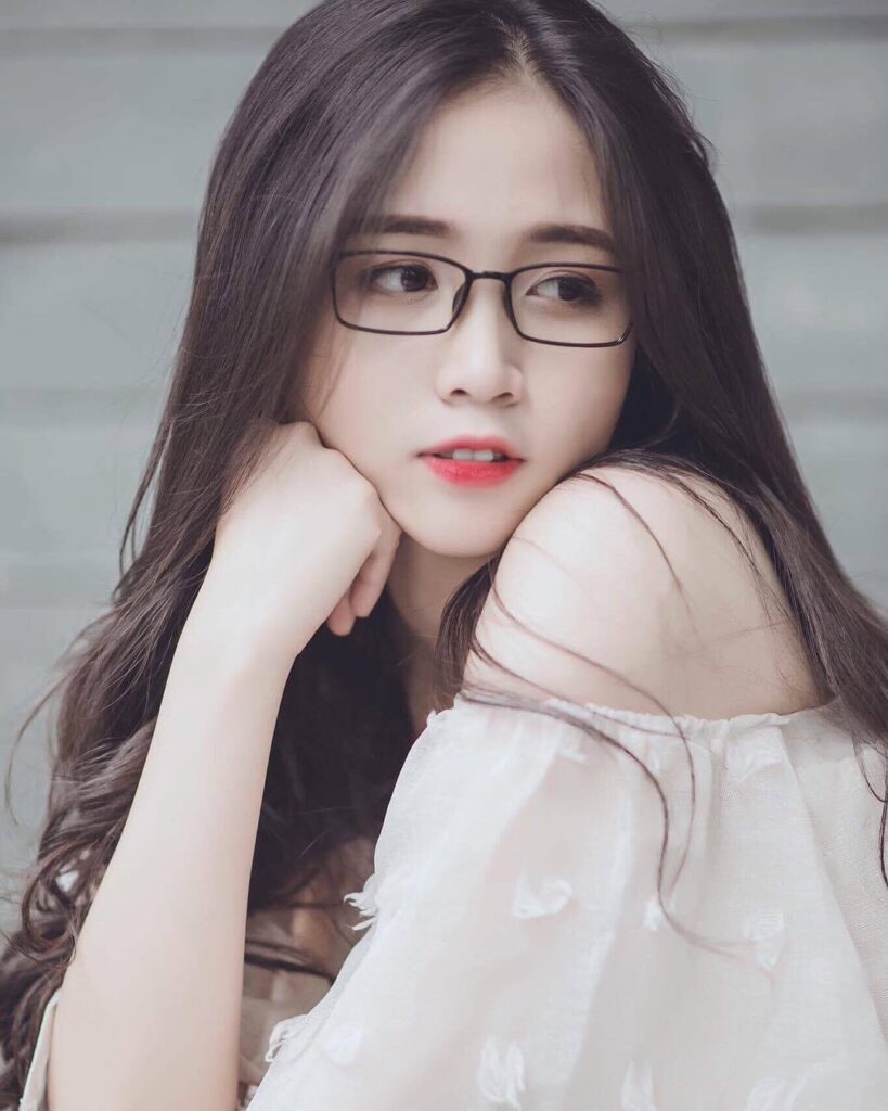 Hình Con Gái Buồn Đẹp Những Khoảnh Khắc Ngọt Ngào Và Tràn Đầy Sức Sống Của Những Thiên Thần Nhỏ