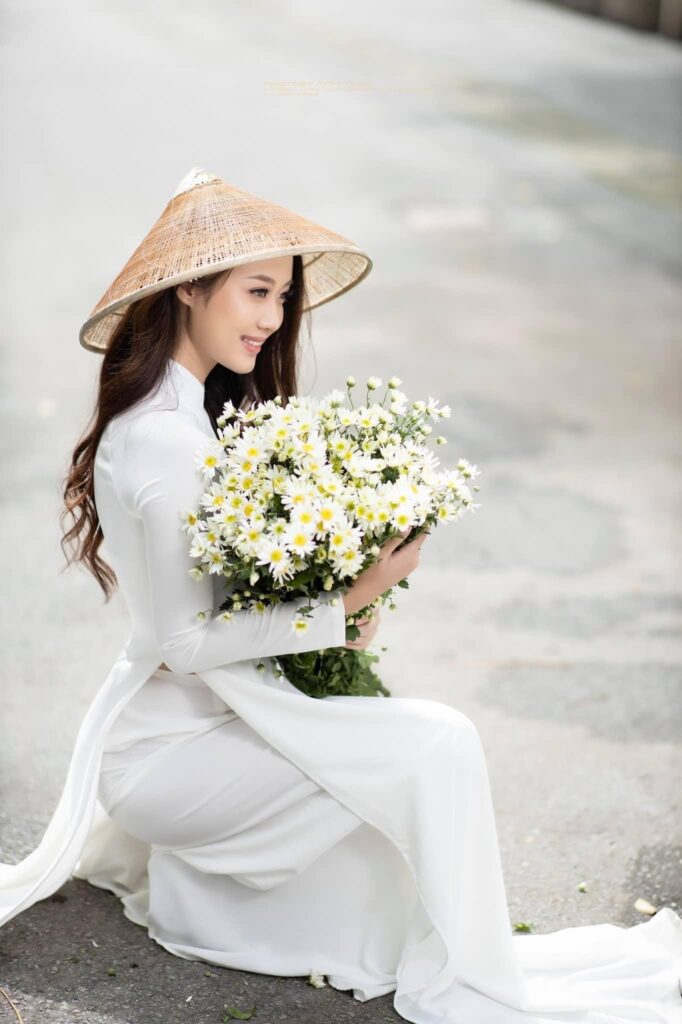 Những Hình Ảnh Cô Gái Buồn Đẹp Nhất – Nét Đẹp Biến Động Và Những Câu Chuyện Bên Lề Văn Hóa